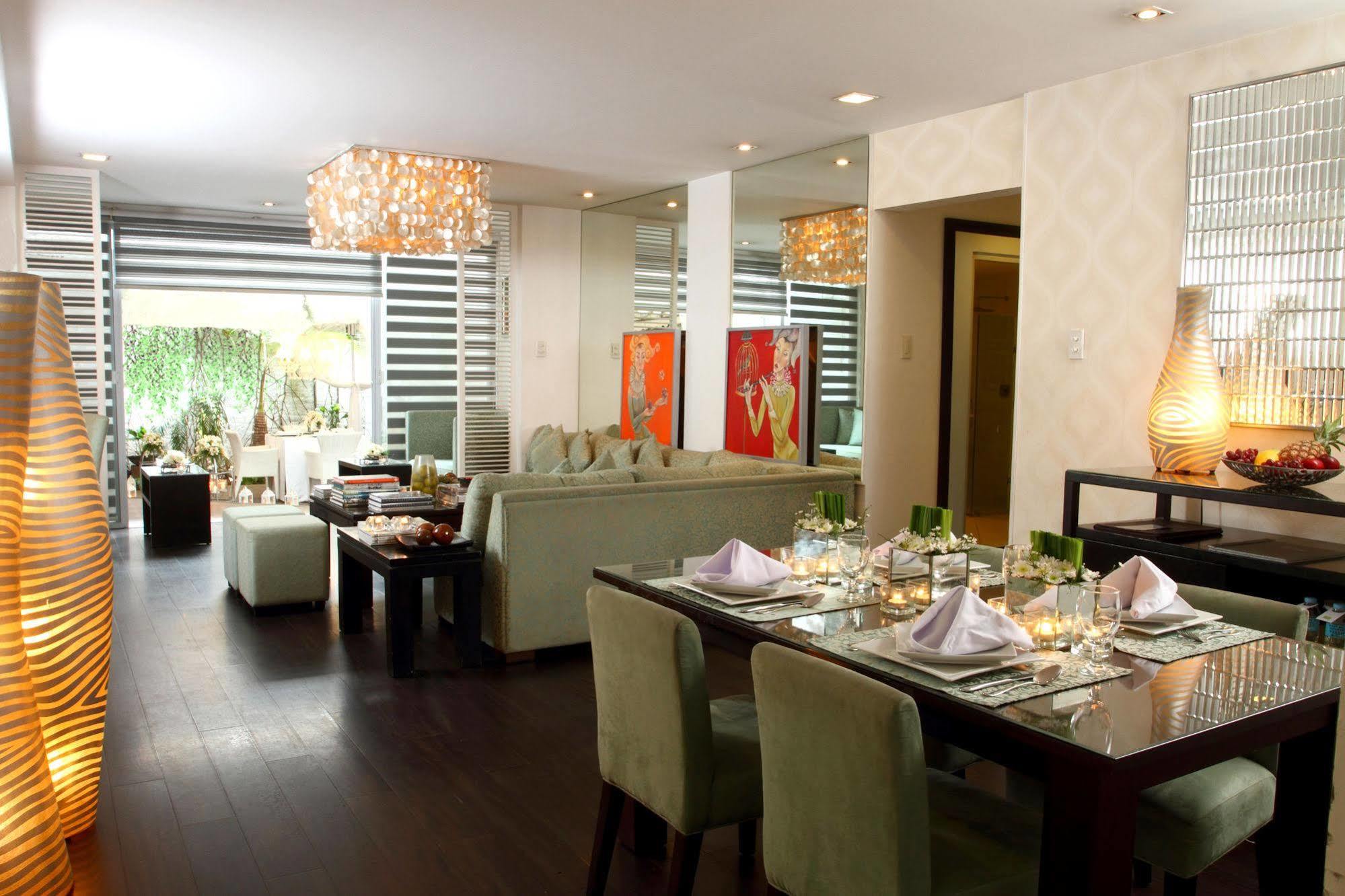 The Sulo Riviera Hotel Quezon City Exterior photo
