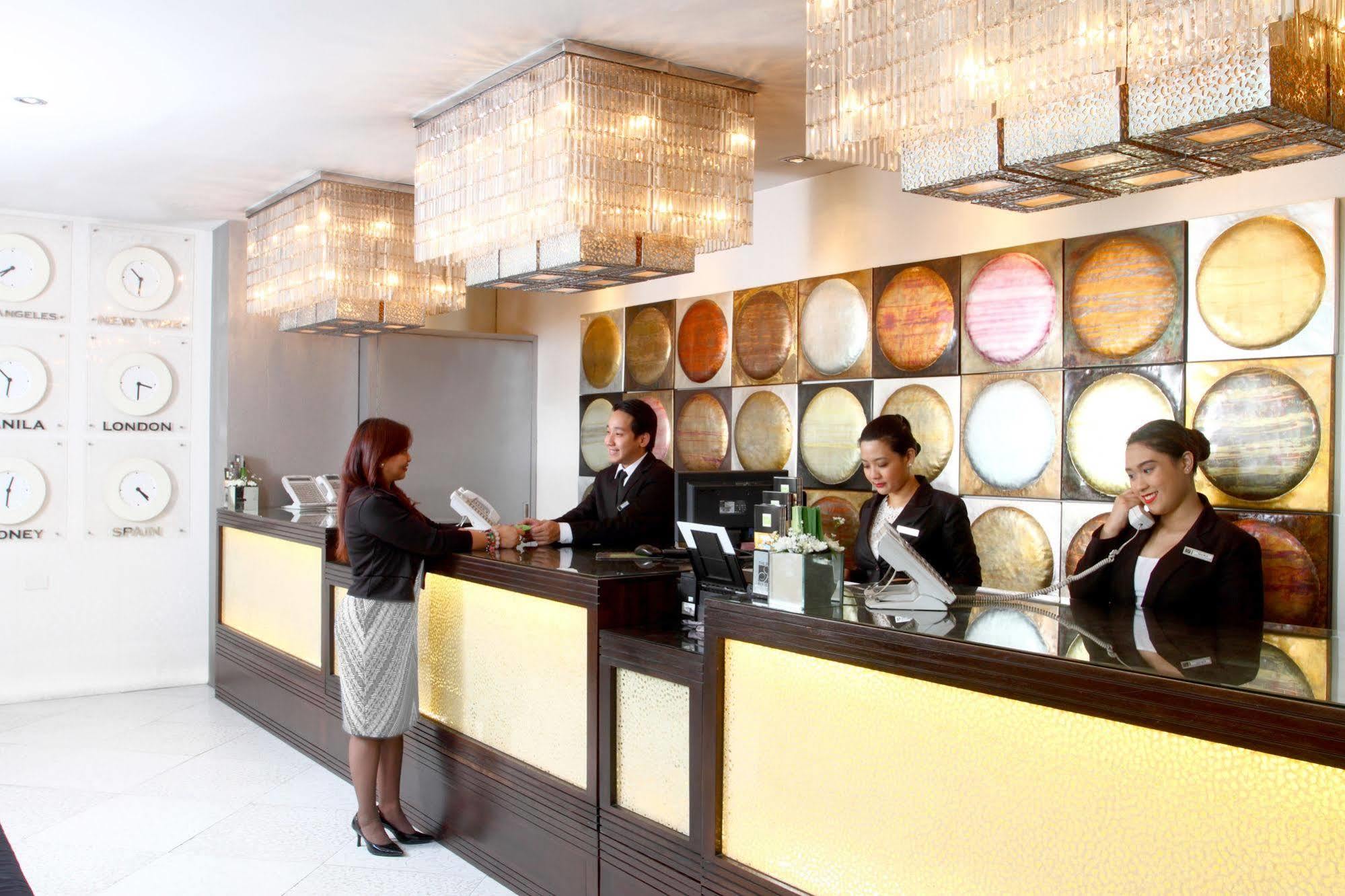 The Sulo Riviera Hotel Quezon City Exterior photo